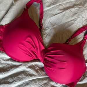NWT La Vie En Rose Bikini Top